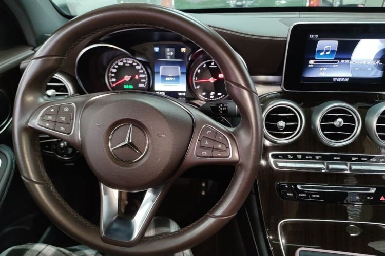 Used Mercedes-Benz GLC 2019 GLC 260 L 4MATIC Dynamic Model Center Console