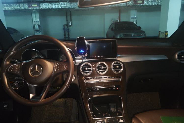 Used Mercedes-Benz GLC 2019 GLC 260 L 4MATIC Dynamic Model Center Console