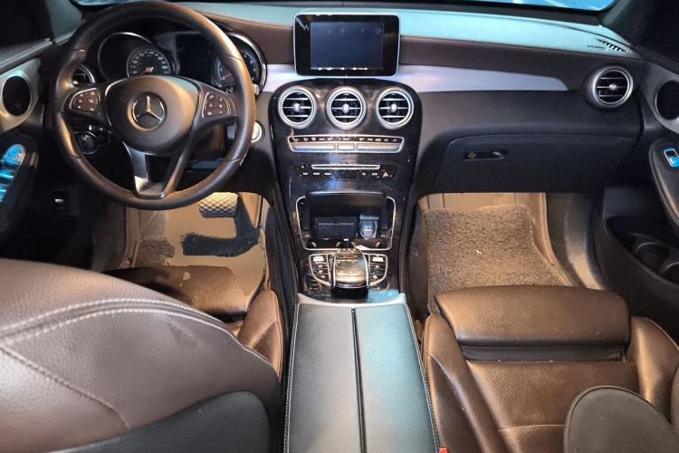 Used Mercedes-Benz GLC 2019 GLC 200 L 4MATIC Center Console