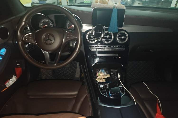 Used Mercedes-Benz GLC 2019 GLC 200 L 4MATIC Center Console