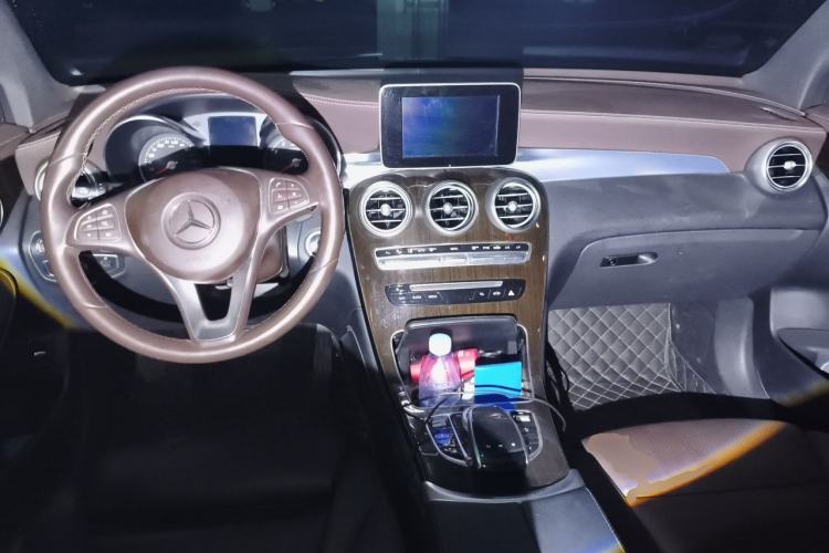 Used Mercedes-Benz GLC 2019 GLC 260 L 4MATIC Dynamic Model Center Console