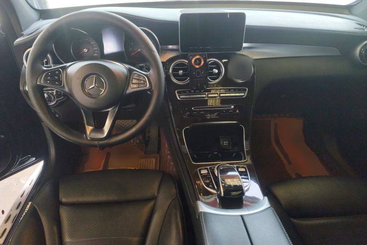 Used Mercedes-Benz GLC 2019 Facelift GLC 260 L 4MATIC Luxury Model Center Console