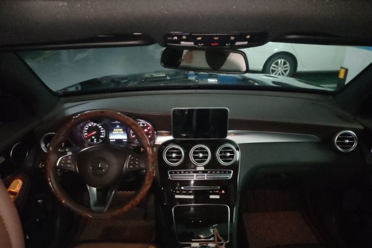 Used Mercedes-Benz GLC 2019 Facelift GLC 260 L 4MATIC Luxury Model Center Console