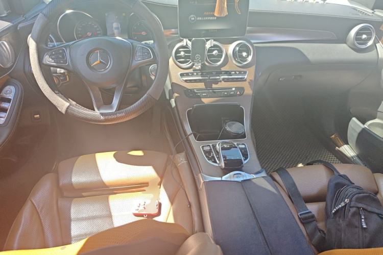 Used Mercedes-Benz GLC 2019 Facelift GLC 300 L 4MATIC Luxury Model Center Console