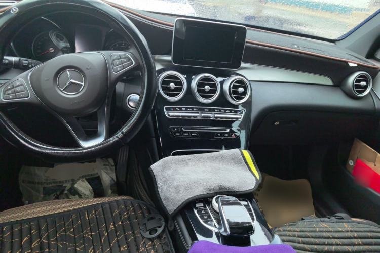 Used Mercedes-Benz GLC 2019 GLC 200 L 4MATIC Center Console