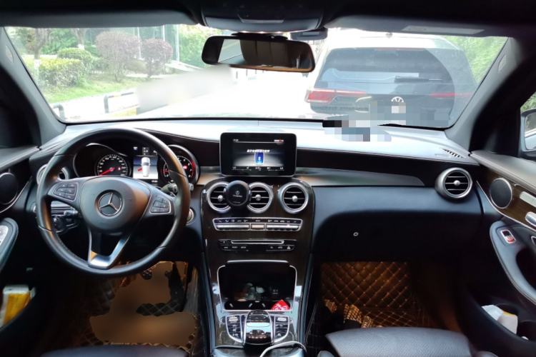 Used Mercedes-Benz GLC 2019 GLC 260 L 4MATIC Dynamic Model Center Console