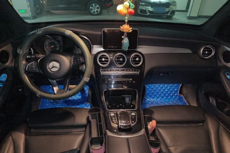 Used Mercedes-Benz GLC 2019 GLC 200 L 4MATIC Center Console