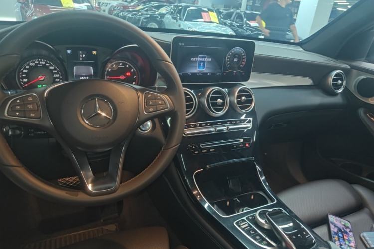 Used Mercedes-Benz GLC 2019 GLC 200 L 4MATIC Center Console