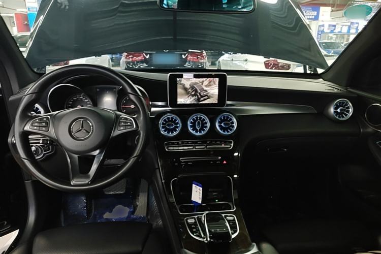 Used Mercedes-Benz GLC 2019 GLC 260 L 4MATIC Dynamic Model Center Console