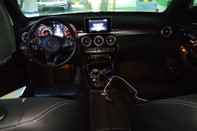 Used Mercedes-Benz GLC 2019 Facelift GLC 260 L 4MATIC Luxury Model Center Console