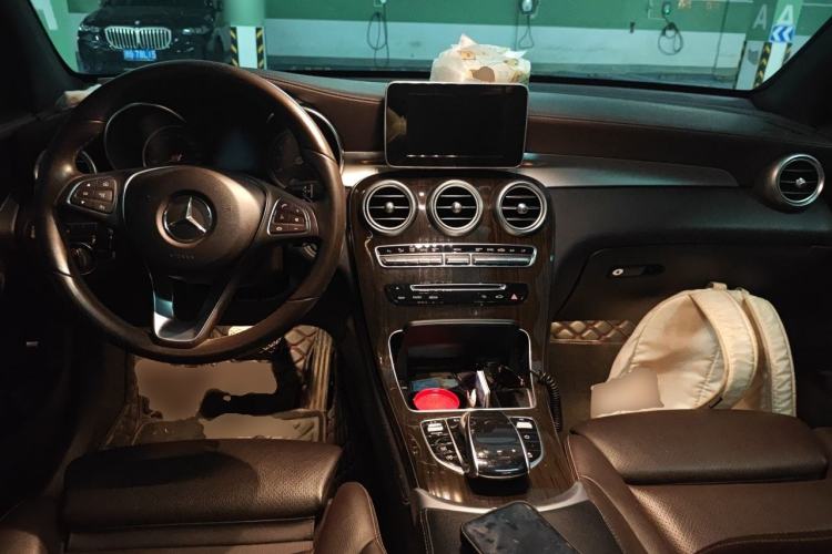 Used Mercedes-Benz GLC 2019 Facelift GLC 260 L 4MATIC Luxury Model Center Console