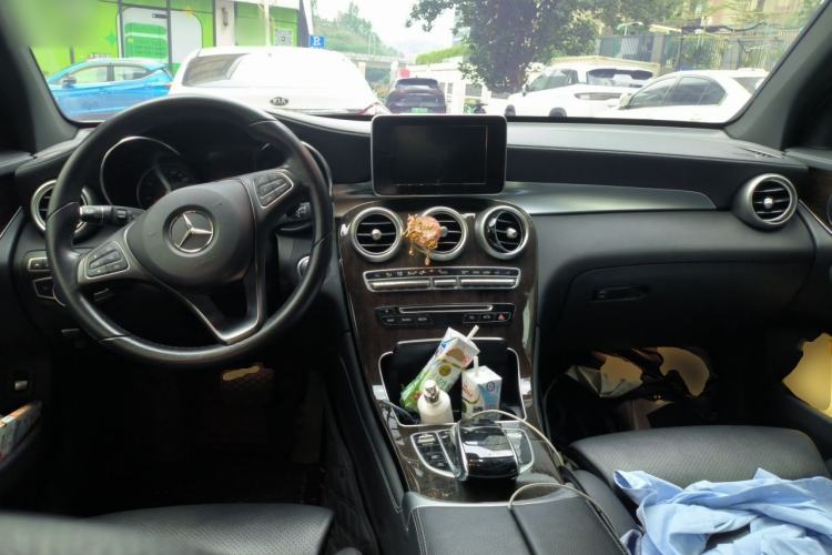 Used Mercedes-Benz GLC 2019 Facelift GLC 260 L 4MATIC Luxury Model Center Console
