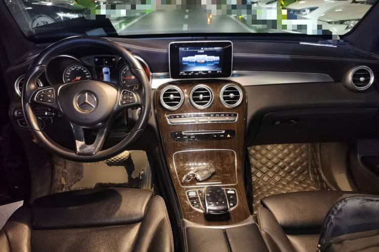 Used Mercedes-Benz GLC 2019 Facelift GLC 260 L 4MATIC Luxury Model Center Console