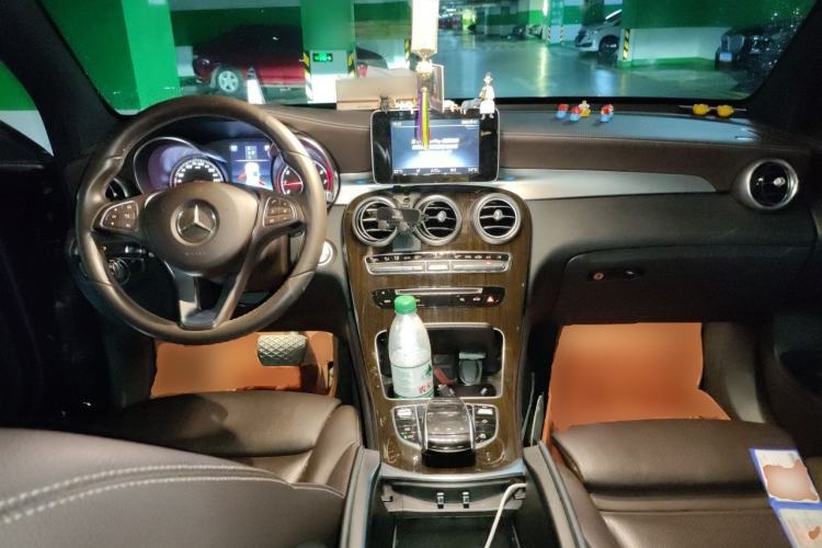 Used Mercedes-Benz GLC 2019 Facelift GLC 260 L 4MATIC Luxury Model Center Console
