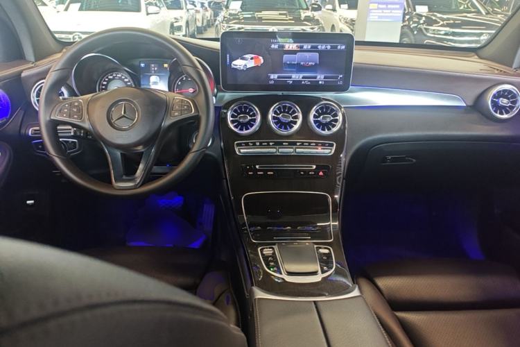 Used Mercedes-Benz GLC 2019 GLC 260 L 4MATIC Dynamic Model Center Console
