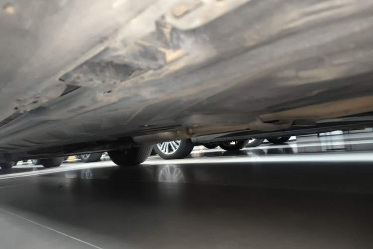 Used Mercedes-Benz GLC 2019 GLC 200 L 4MATIC Chassis Rear Left