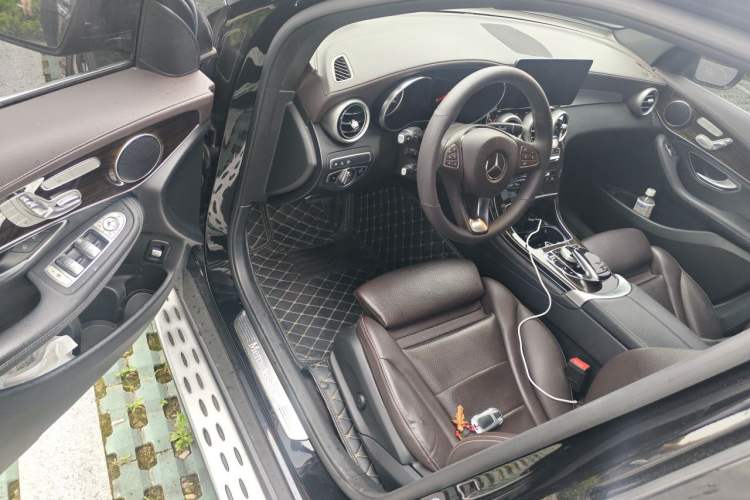 Used Mercedes-Benz GLC 2019 Facelift GLC 260 L 4MATIC Luxury Model Driver Seat