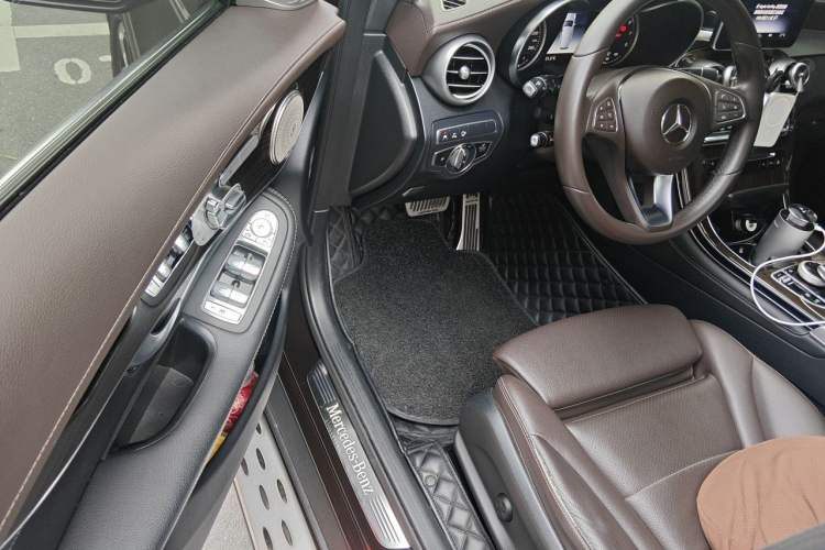 Used Mercedes-Benz GLC 2019 Facelift GLC 260 L 4MATIC Luxury Model Driver Seat