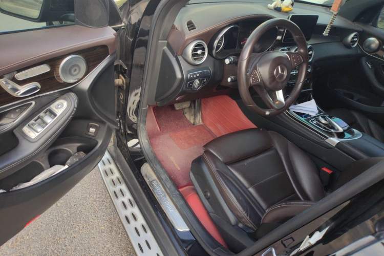 Used Mercedes-Benz GLC 2019 GLC 260 4MATIC Luxury Model Driver Seat