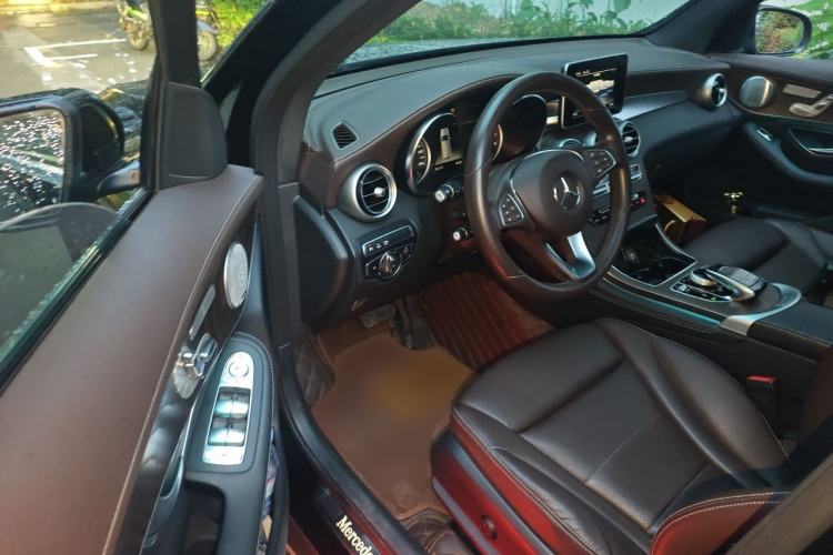 Used Mercedes-Benz GLC 2019 Refreshed GLC 300 L 4MATIC Dynamic Edition Driver Seat