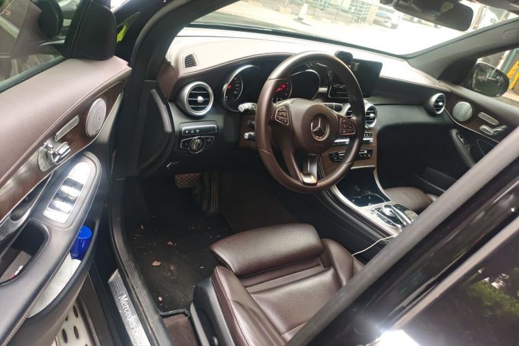 Used Mercedes-Benz GLC 2019 Refreshed GLC 300 L 4MATIC Dynamic Edition Driver Seat
