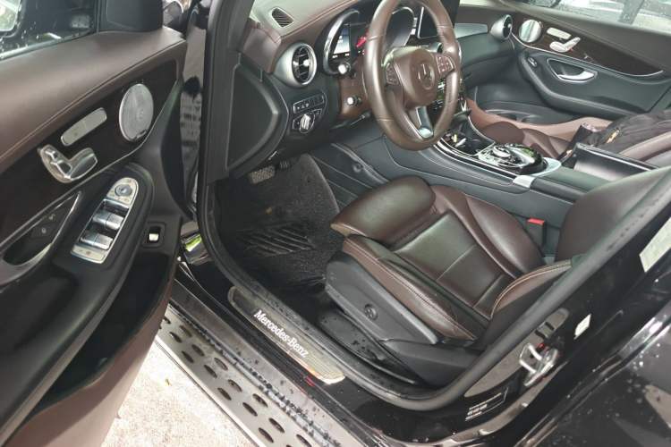 Used Mercedes-Benz GLC 2019 GLC 260 4MATIC Luxury Model Driver Seat
