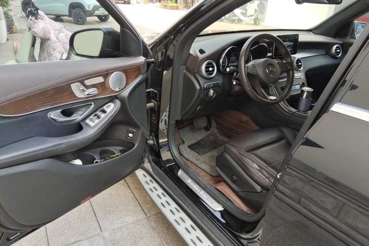 Used Mercedes-Benz GLC 2019 Refreshed GLC 300 L 4MATIC Dynamic Edition Driver Seat