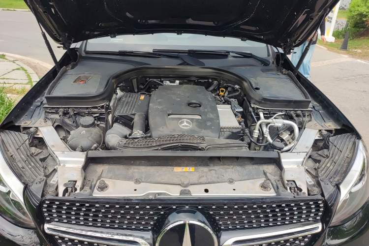 Used Mercedes-Benz GLC 2019 GLC 260 L 4MATIC Dynamic Model Engine Bay