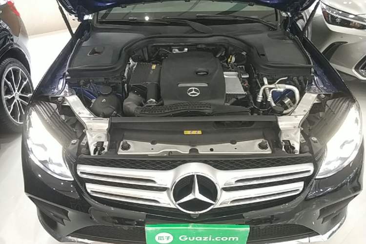 Used Mercedes-Benz GLC 2019 GLC 300 L 4MATIC Dynamic Model Engine Bay