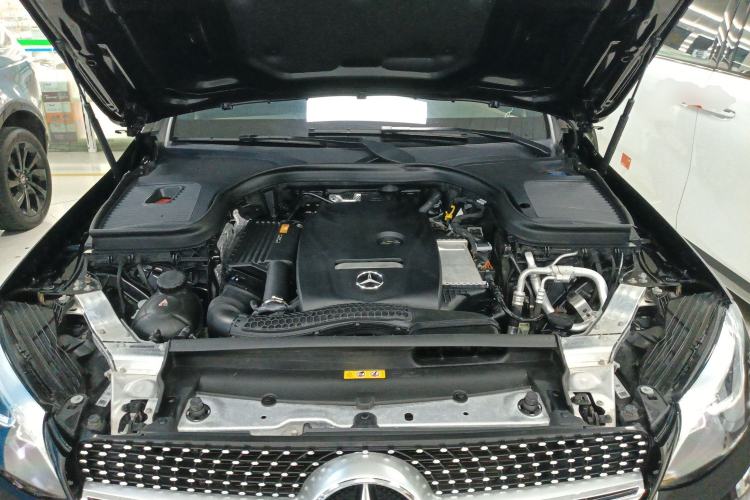 Used Mercedes-Benz GLC 2019 GLC 260 L 4MATIC Dynamic Model Engine Bay