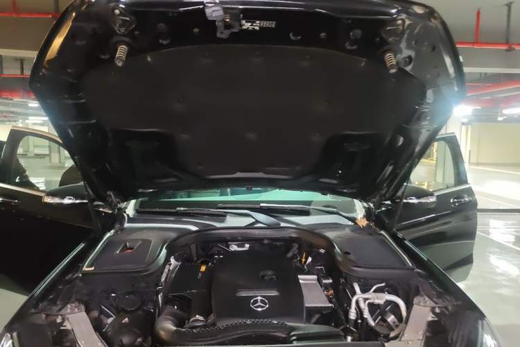Used Mercedes-Benz GLC 2019 GLC 260 L 4MATIC Dynamic Model Engine Bay