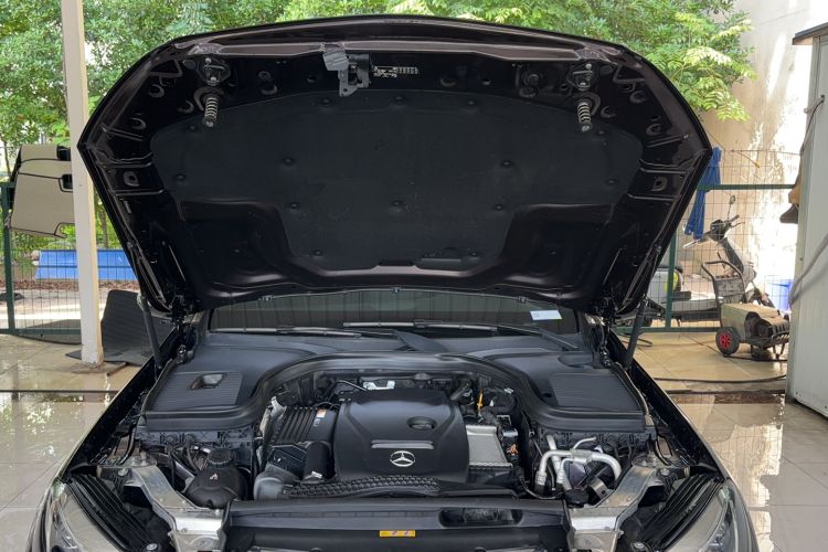 Used Mercedes-Benz GLC 2019 GLC 260 L 4MATIC Dynamic Model Engine Bay