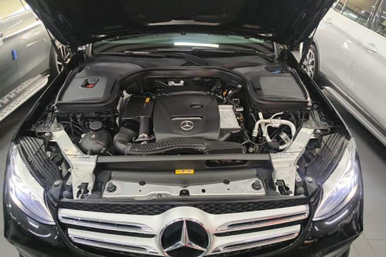 Used Mercedes-Benz GLC 2019 GLC 260 L 4MATIC Dynamic Model Engine Bay