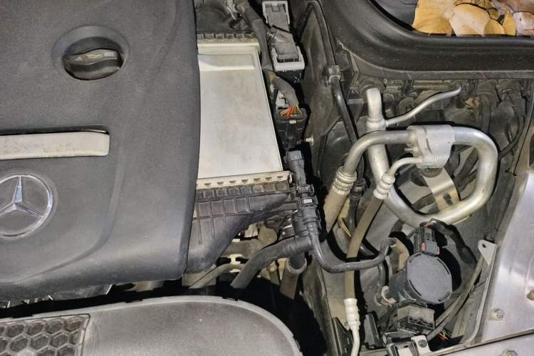 Used Mercedes-Benz GLC 2019 GLC 260 L 4MATIC Dynamic Model Engine Bay Left