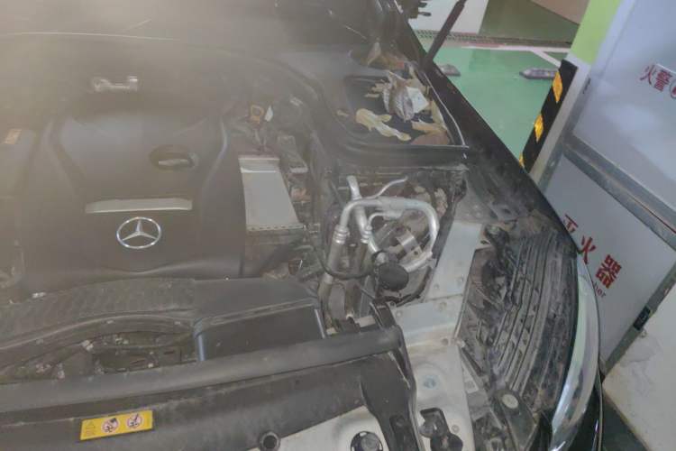 Used Mercedes-Benz GLC 2019 GLC 260 L 4MATIC Dynamic Model Engine Bay Left