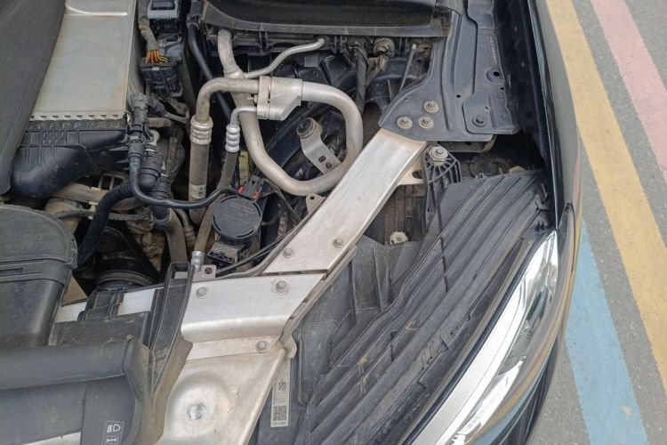 Used Mercedes-Benz GLC 2019 GLC 300 L 4MATIC Dynamic Model Engine Bay Left