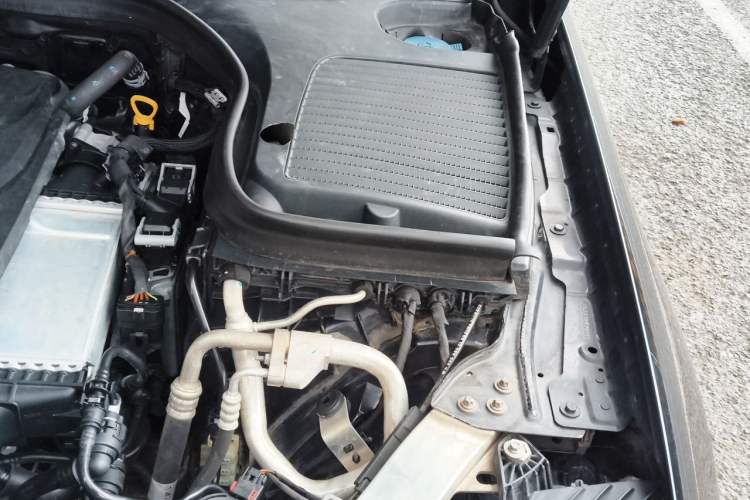 Used Mercedes-Benz GLC 2019 GLC 260 L 4MATIC Luxury Model Engine Bay Left