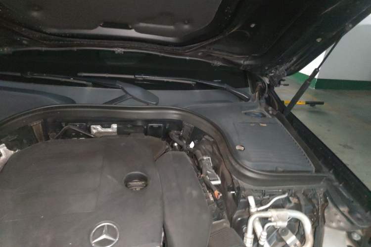 Used Mercedes-Benz GLC 2019 GLC 260 L 4MATIC Dynamic Model Engine Bay Left