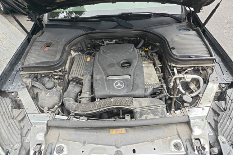 Used Mercedes-Benz GLC 2019 GLC 260 4MATIC Dynamic Edition Engine Bay