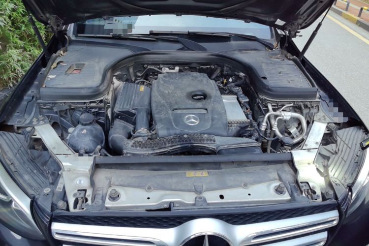 Used Mercedes-Benz GLC 2019 GLC 260 L 4MATIC Dynamic Model Engine Bay
