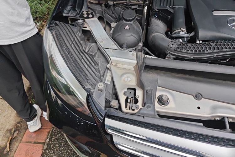 Used Mercedes-Benz GLC 2019 GLC 260 L 4MATIC Dynamic Model Engine Bay Right