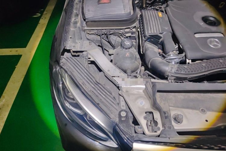 Used Mercedes-Benz GLC 2019 Facelift GLC 260 L 4MATIC Luxury Model Engine Bay Right
