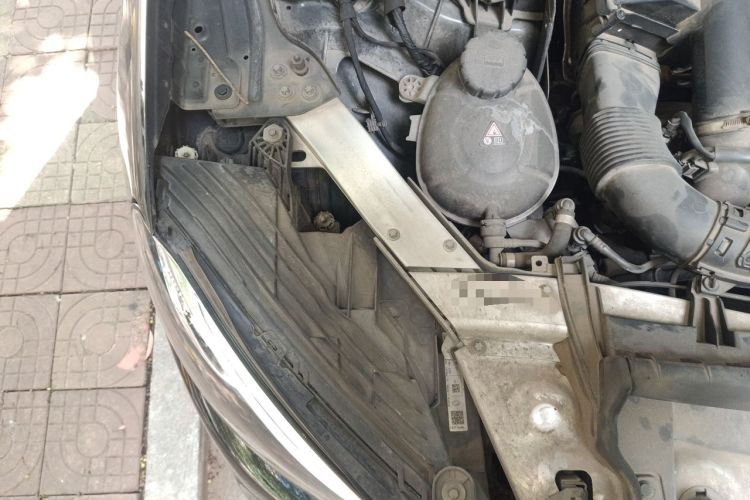 Used Mercedes-Benz GLC 2019 GLC 260 L 4MATIC Dynamic Model Engine Bay Right
