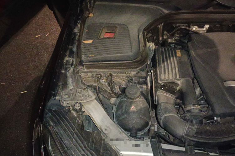 Used Mercedes-Benz GLC 2019 GLC 260 4MATIC Luxury Model Engine Bay Right