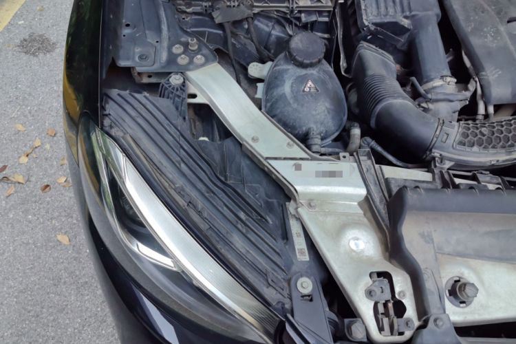 Used Mercedes-Benz GLC 2019 GLC 260 L 4MATIC Dynamic Model Engine Bay Right