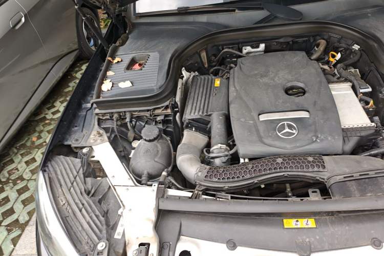 Used Mercedes-Benz GLC 2019 GLC 260 L 4MATIC Dynamic Model Engine Bay Right