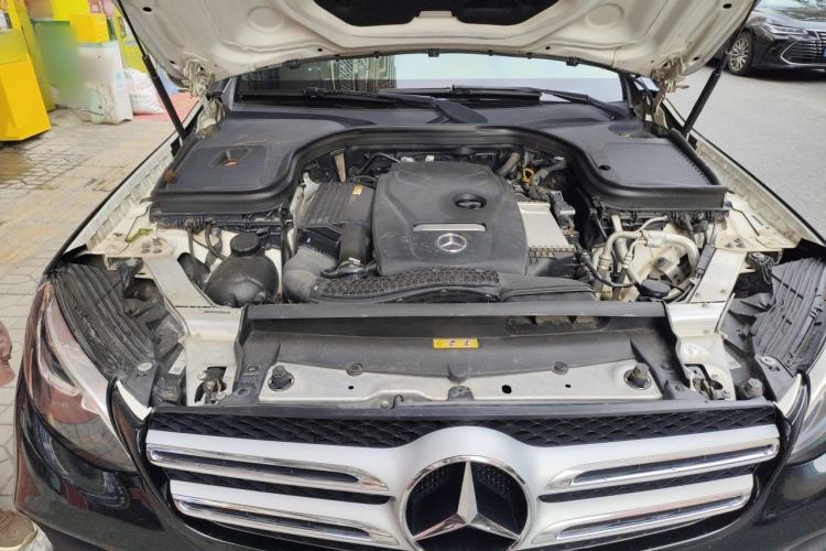 Used Mercedes-Benz GLC 2019 GLC 260 4MATIC Dynamic Edition Engine Bay