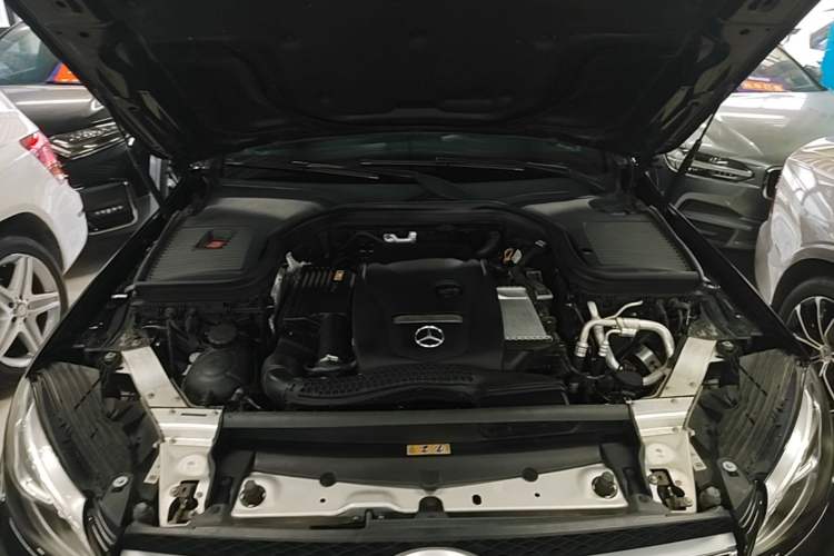 Used Mercedes-Benz GLC 2019 GLC 260 L 4MATIC Dynamic Model Engine Bay
