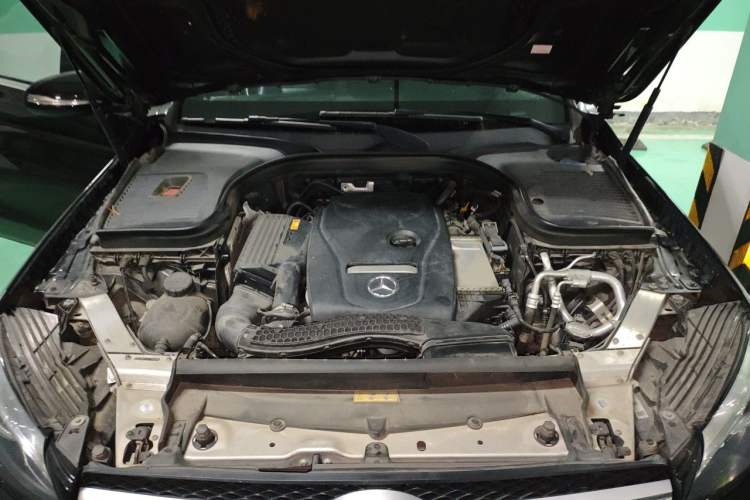 Used Mercedes-Benz GLC 2019 GLC 260 L 4MATIC Dynamic Model Engine Bay