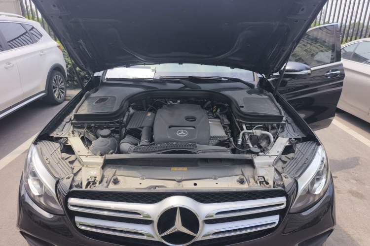 Used Mercedes-Benz GLC 2019 GLC 300 L 4MATIC Dynamic Model Engine Bay